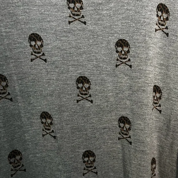 Torrid Gray and Black Skull Raglan Tee - Picture 4 of 5